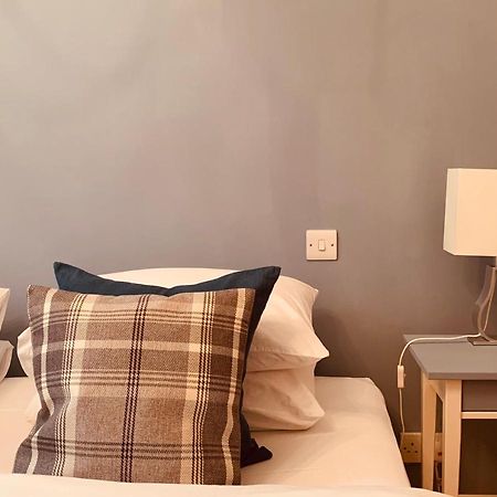 The Royal Mile Residence By Reserve Apartments Единбург Екстериор снимка